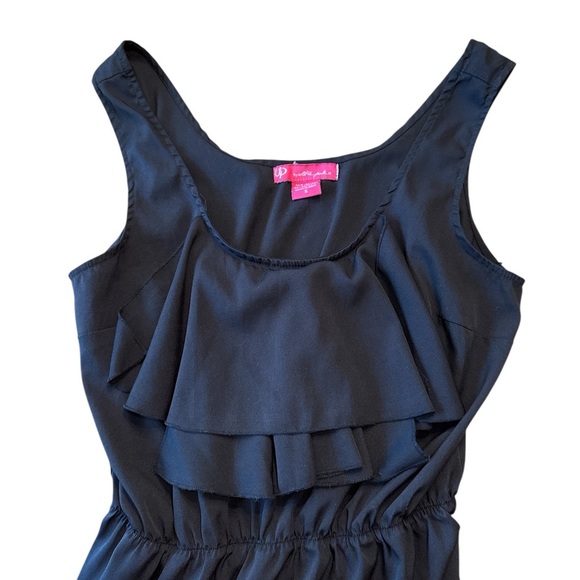 Simple & Cute Black Ruffle Top Dress - Picture 3 of 4